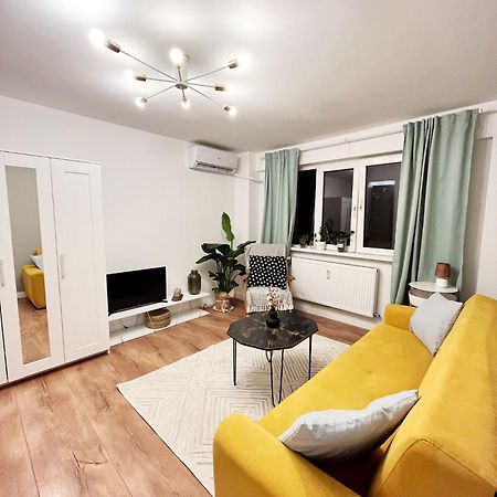 Lola'S Apartament Close To City Center Bucarest Extérieur photo